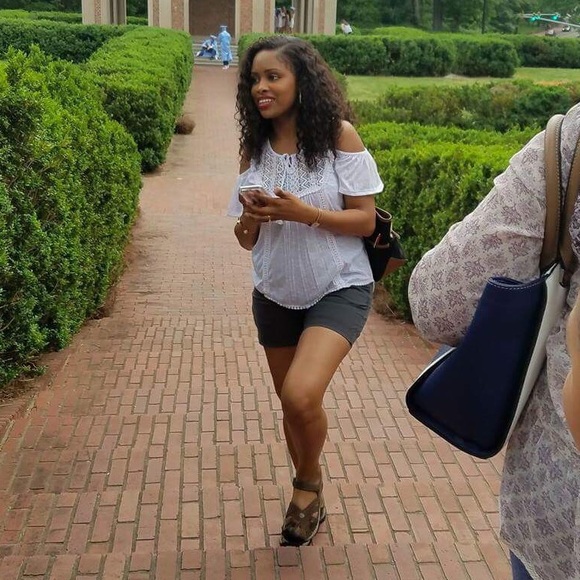 Meet your Posher, Chandra - Picture 1 of 4